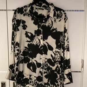 Zara Black and White Floral Button-Up Blouse